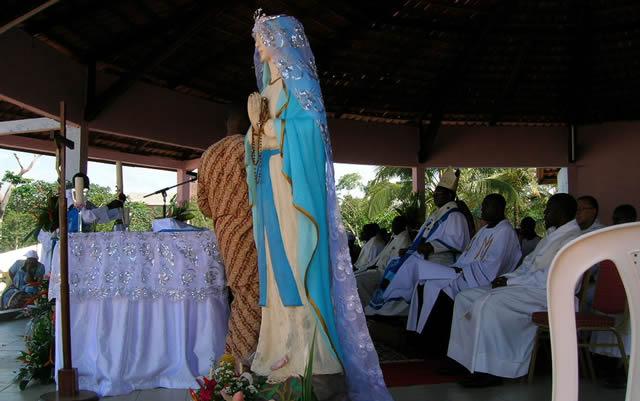 You are currently viewing Ces apparitions récentes de la Vierge au Cameroun