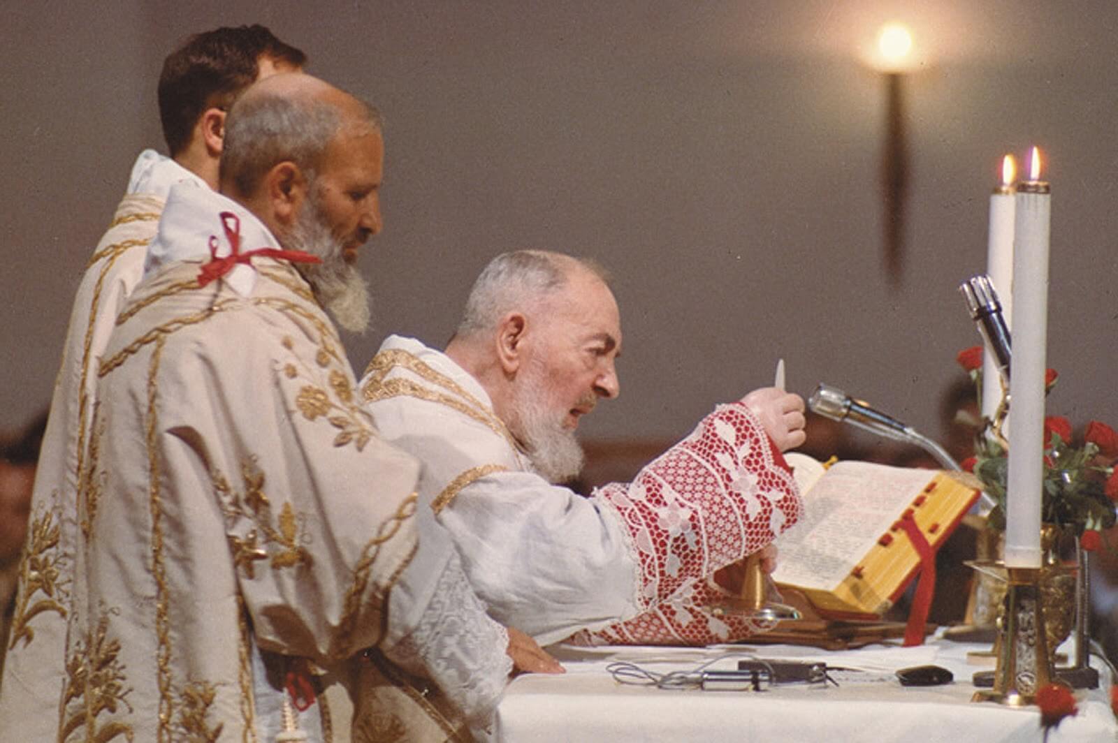 You are currently viewing Le Cœur de la Sainte Messe : la Présence réelle !