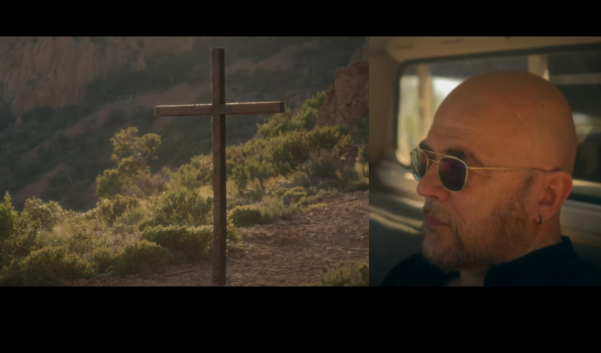 Lire la suite à propos de l’article VIDEO – Pascal Obispo plante une croix : et si la France retrouvait la foi aussi par ses artistes ?