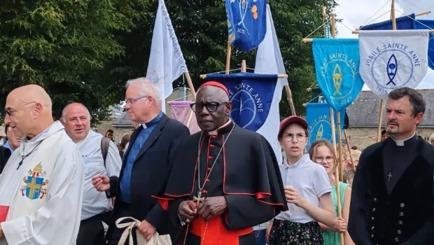 Lire la suite à propos de l’article L’homélie choc du Cardinal Sarah à Sainte Anne d’Auray