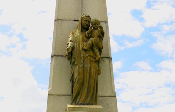 Lire la suite à propos de l’article En 1914 la Vierge a barré la route de Paris aux Allemands et 100.000 hommes l’ont vue (II)