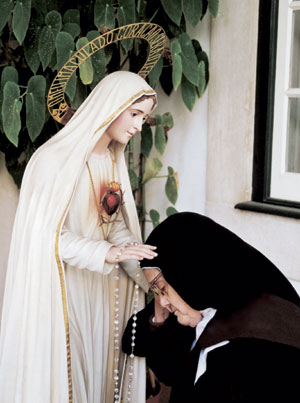 Lire la suite à propos de l’article En son Cœur naissent les étoiles ! Ce Cœur de Marie révélé à Fatima…