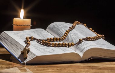 Lire la suite à propos de l’article Le chapelet est un rayon de l&rsquo;Evangile…